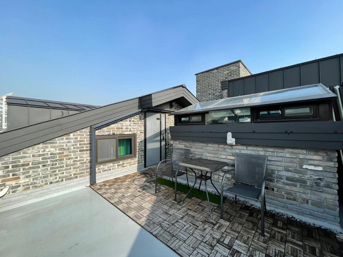 W Premium Airport Hotel Incheon Exterior foto